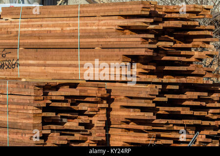 Mill à la production de bois pour la construction et l'envoi de paquets à quelques kilomètres. Wood products. Banque D'Images