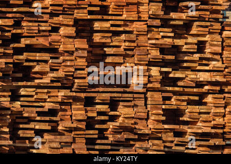 Mill à la production de bois pour la construction et l'envoi de paquets à quelques kilomètres. Wood products. Banque D'Images