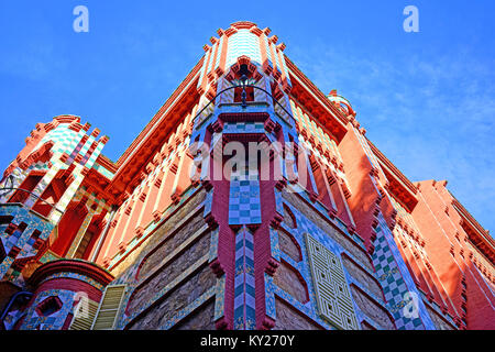 Vue de la Casa Vicens Museum, situé dans une maison historique conçu par l'architecte Antoni Gaudi à Barcelone, Catalogne. Banque D'Images