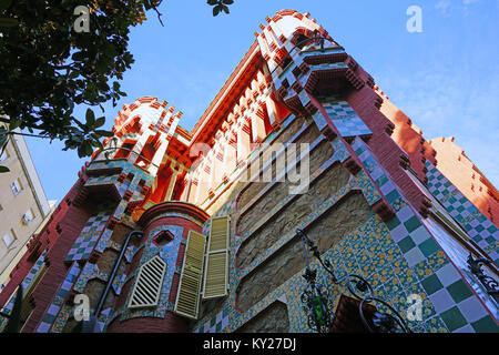 Vue de la Casa Vicens Museum, situé dans une maison historique conçu par l'architecte Antoni Gaudi à Barcelone, Catalogne. Banque D'Images