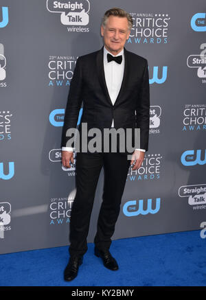 Santa Monica, Californie, USA. Jan 11, 2018. Bill Pullman 248 assiste à la 23e Le Critics' Choice Awards au Barker Hangar le 11 janvier 2018 à Santa Monica, Californie Crédit : Tsuni/USA/Alamy Live News Banque D'Images