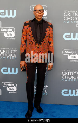 Santa Monica, USA. Jan 11, 2018. RuPaul assiste à la 23rd Annual Critics' Choice Awards au Barker Hangar le 11 janvier 2018 à Santa Monica, en Californie. Credit : Geisler-Fotopress/Alamy Live News Banque D'Images