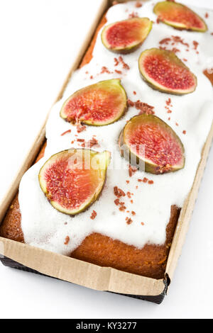 Délicieux fig cake isolé sur fond blanc Banque D'Images