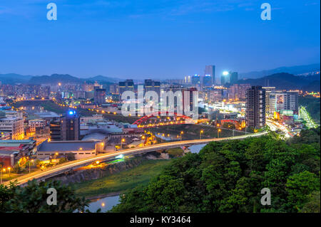 Le Wenshan et lignes de Neihu de Taipei Rapid Transit System Banque D'Images