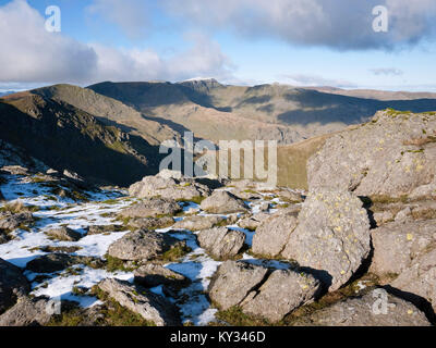 Helvellyn vue à travers Deepdale hause de Fairfield, montrant le brochet, Dollywagon Nethermost Pike & Striding Edge, le Lake District, Cumbria, Angleterre Banque D'Images