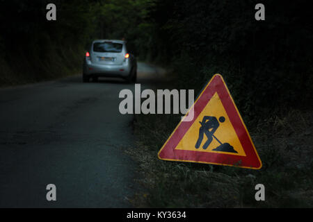 Sassello, Italie - "travaux routiers" sur le côté d'une route Banque D'Images