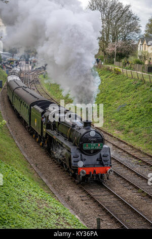 BR Standard Class 5 'Camelot' Quitte Horsted Keynes pour station East Grinstead Banque D'Images