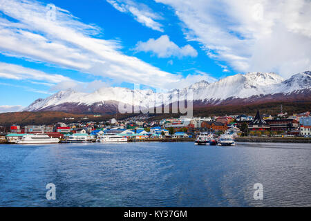 USHUAIA, ARGENTINE - 15 avril 2016 : Ushuaia vue aérienne. Ushuaia est la capitale de la province de Terre de Feu en Argentine. Banque D'Images