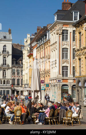 "Place du Général de Gaulle' square ou "Grand'Place" dans le centre-ville de Lille (nord de la France) : majestueux édifices de style flamand Banque D'Images