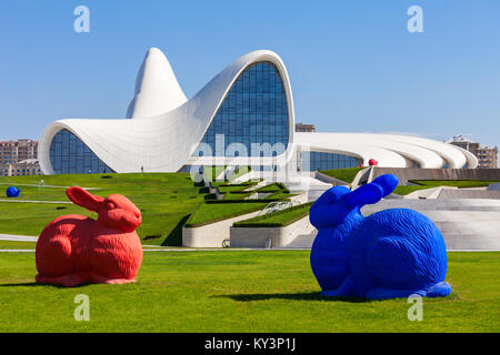 BAKU, Azerbaïdjan - 14 septembre 2016 : la Fondation Heydar Aliyev Centre est un complexe à Bakou, Azerbaïdjan, conçu par Zaha Hadid. Banque D'Images