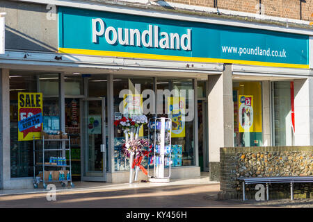 Poundland storefront à Bury St Edmunds, Suffolk, Angleterre, Royaume-Uni. Banque D'Images