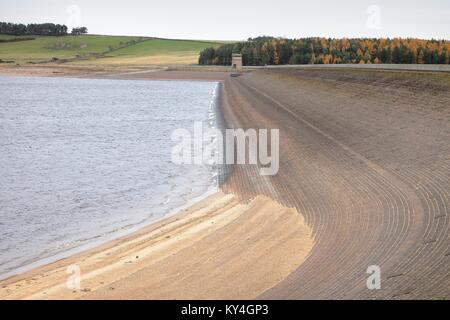 Mur de barrage réservoir Derwent. Consett, Northumberland, County Durham, Angleterre du Nord-Est, Royaume-Uni Banque D'Images