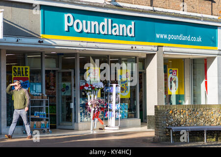 Poundland storefront à Bury St Edmunds, Suffolk, Angleterre, Royaume-Uni. Banque D'Images