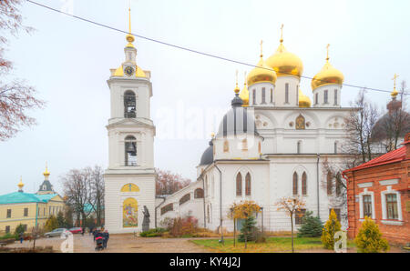 Dimitrov, RUSSIE - novembre 11,2017 : Cathédrale de l'Assomption au Kremlin en ville Dmitrov Banque D'Images