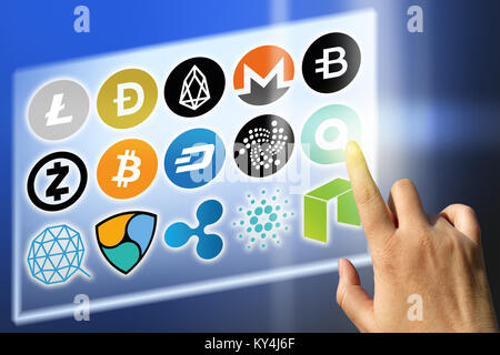 - Cryptocurrency virtuelle technologie financière et de l'argent sur internet - les taux de change et les signes de monnaie Banque D'Images