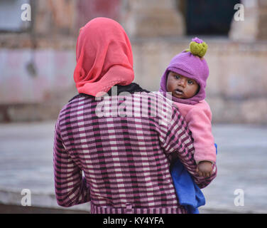 Indian kid, mère et fille, Jaipur, Rajasthan, Inde Banque D'Images