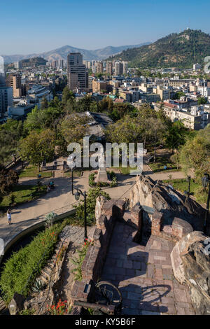 Vue du Cerro San Cristóbal de Cerro Santa Lucia, Santiago, Chili. Banque D'Images