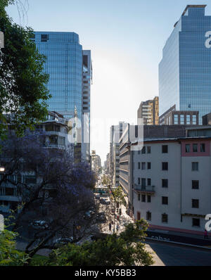 Large angle de vue sur la ville de Cerro Santa Lucia, Santiago, Chili. Banque D'Images