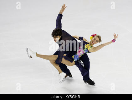Vancouver, Colombie-Britannique, Canada. 12Th Jan, 2018. KAITLYN Weaver et Andrew Poje raies dans le programme court féminin au cours de la Canadian Tire 2018 Championnats nationaux au Doug Mitchell Thunderbird Sports Centre le 12 janvier 2018 à Vancouver, BC, Canada. Crédit : Andrew Chin/ZUMA/ZUMAPRESS.com/Alamy fil Live News Banque D'Images