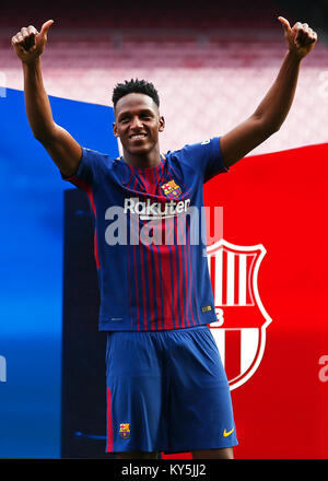 Barcelona, España. 13 Jan, 2018. Présentation de Yerry Mina en tant que nouveau joueur du FC Barcelone, à Barcelone, le 13 janvier 2018. Más Información Gtres Crédit : Comuniación sur ligne, S.L./Alamy Live News Banque D'Images