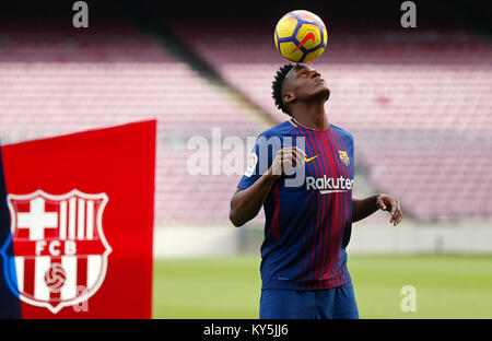 Barcelona, España. 13 Jan, 2018. Présentation de Yerry Mina en tant que nouveau joueur du FC Barcelone, à Barcelone, le 13 janvier 2018. Más Información Gtres Crédit : Comuniación sur ligne, S.L./Alamy Live News Banque D'Images