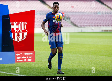 Barcelona, España. 13 Jan, 2018. Présentation de Yerry Mina en tant que nouveau joueur du FC Barcelone, à Barcelone, le 13 janvier 2018. Más Información Gtres Crédit : Comuniación sur ligne, S.L./Alamy Live News Banque D'Images