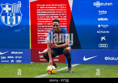 Barcelona, España. 13 Jan, 2018. Présentation de Yerry Mina en tant que nouveau joueur du FC Barcelone, à Barcelone, le 13 janvier 2018. Más Información Gtres Crédit : Comuniación sur ligne, S.L./Alamy Live News Banque D'Images