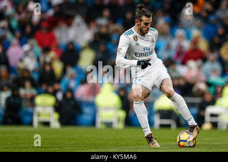 Gareth Bale (Real Madrid) contrôle la balle La Liga match entre Real Madrid vs FC Villerreal au Santiago Bernabeu à Madrid, Espagne, le 13 janvier 2018. Más Información Gtres Crédit : Comuniación sur ligne, S.L./Alamy Live News Banque D'Images