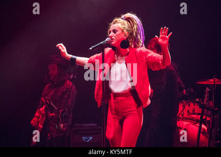 Essen, Allemagne. 12Th Jan, 2018. Natia Todua, géorgien et le chanteur gagnant de German TV-talent-show 'La Voix de l'Allemagne 2017", qui est en concert au spectacle 'La Voix de l'Allemagne - Live in concert' dans Rittal-Arena, Essen, Allemagne. Todua Natia est confirmé comme un concurrent d'Unser Lied für Lissabon, la sélection nationale allemande pour le Concours Eurovision de la Chanson 2018. Crédit : Christian Lademann Banque D'Images