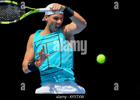 14 janvier 2018 : 1er seed Rafael Nadal lors d'une session pratique sur la Rod Laver Arena en avant de l'Australian Open 2018 Tournoi de tennis du Grand Chelem à Melbourne, Australie. Bas Sydney/Cal Sport Media Banque D'Images