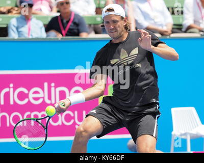 Melbourne, Australie - le 11 janvier 2018 : tennis player Lucas Pouille la préparation pour l'Open d'Australie au Tournoi exhibition Kooyong Classic Banque D'Images