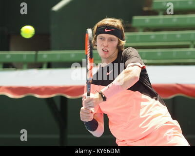 Melbourne, Australie - le 11 janvier 2018 : tennis player Andreï Roublev la préparation pour l'Open d'Australie au Tournoi exhibition Kooyong Classic Banque D'Images