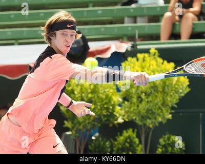 Melbourne, Australie - le 11 janvier 2018 : tennis player Andreï Roublev la préparation pour l'Open d'Australie au Tournoi exhibition Kooyong Classic Banque D'Images