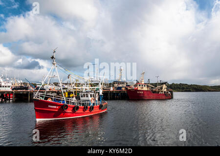 Les chalutiers de pêche au port de Killybegs County Donegal Ireland Banque D'Images