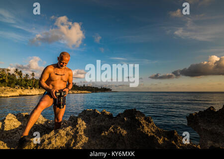 L'île de San Andrés, Colombie   vers mars 2017. Documentation photographe un beau coucher de soleil dans les Caraïbes Banque D'Images