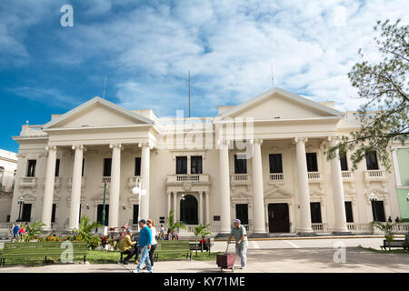 Santa Clara, Cuba - 10 décembre 2017 : façade du Palazzo Comunale di Santa Clara le dimanche matin Banque D'Images