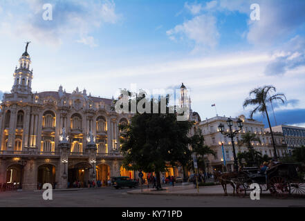 La Havane, Cuba - 11 décembre 2017 : Théâtre National de Cuba au crépuscule Banque D'Images