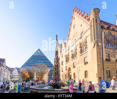 Ulm : la mairie, la bibliothèque de la ville, Schwäbische Alb, Jura souabe, Bade-Wurtemberg, Allemagne Banque D'Images