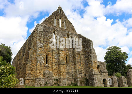 Ruines du dortoir des moines de l'Abbaye de Battle, East Sussex, Royaume-Uni. Construit sur le site de la bataille de Hastings, 1066. Banque D'Images