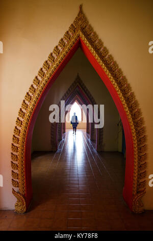 Kanchanaburi, Thaïlande - Juillet 12, 2017 : l'intérieur du temple Wat Tham Sua, qui est le plus grand temple de Kanchanaburi. Banque D'Images