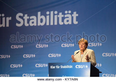 Leader allemand, Angela Merkel, s'exprimant lors d'une campagne électorale organisée par la CDU, la CSU bavaroise partenaire de travail en septembre 2017 Banque D'Images