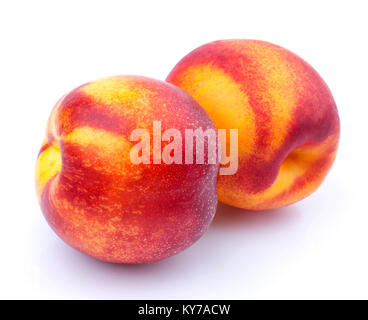 Ensemble de fruits nectarine isolé sur fond blanc Banque D'Images