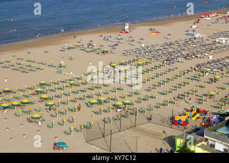 Vue aérienne de la plage de Rimini Italie saison estivale Banque D'Images