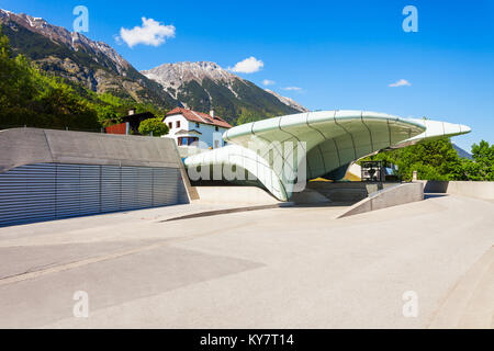 INNSBRUCK, Autriche - 21 MAI 2017 : Hungerburg gare de funiculaire Hungerburgbahn, hybride à Innsbruck, Autriche. Funiculaire reliant la ville Banque D'Images