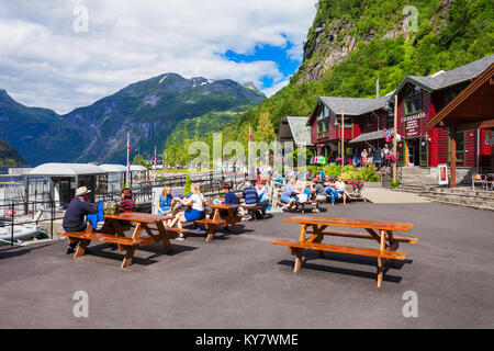 OSLO, Norvège - 29 juillet 2017 : Geiranger est un petit village touristique dans la région de Sunnmore en Norvège. Geiranger se trouve au Geirangerfjord. Banque D'Images