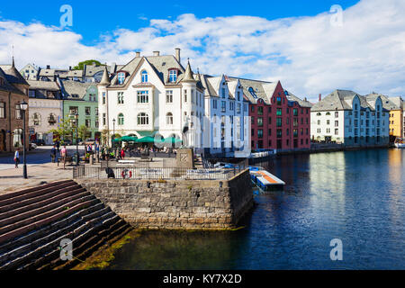 BERGEN, NORVÈGE - août 01, 2017 : Alesund centre-ville. Alesund est un village et une municipalité située dans le comté de More og Romsdal (Norvège) Banque D'Images