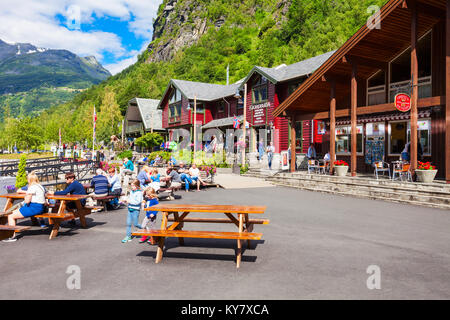 OSLO, Norvège - 29 juillet 2017 : Geiranger est un petit village touristique dans la région de Sunnmore en Norvège. Geiranger se trouve au Geirangerfjord. Banque D'Images