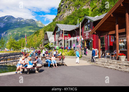 OSLO, Norvège - 29 juillet 2017 : Geiranger est un petit village touristique dans la région de Sunnmore en Norvège. Geiranger se trouve au Geirangerfjord. Banque D'Images