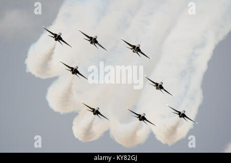 Les Aigles noirs de l'équipe de voltige de l'Armée de l'air de la République de Corée. Le 53e Groupe de démonstration aérienne. Le vol Korean Aerospace Industries T-50 Golden Eagle Banque D'Images