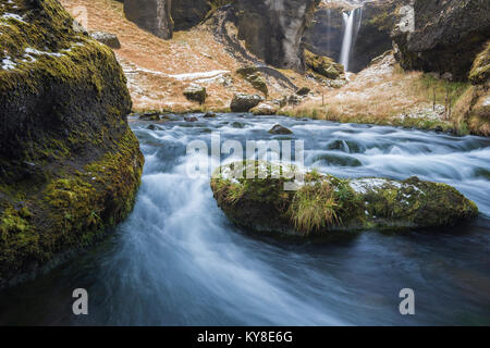 Cascade & stream près de Vik, Islande, novembre, par Dominique Braud/Dembinsky Assoc Photo Banque D'Images